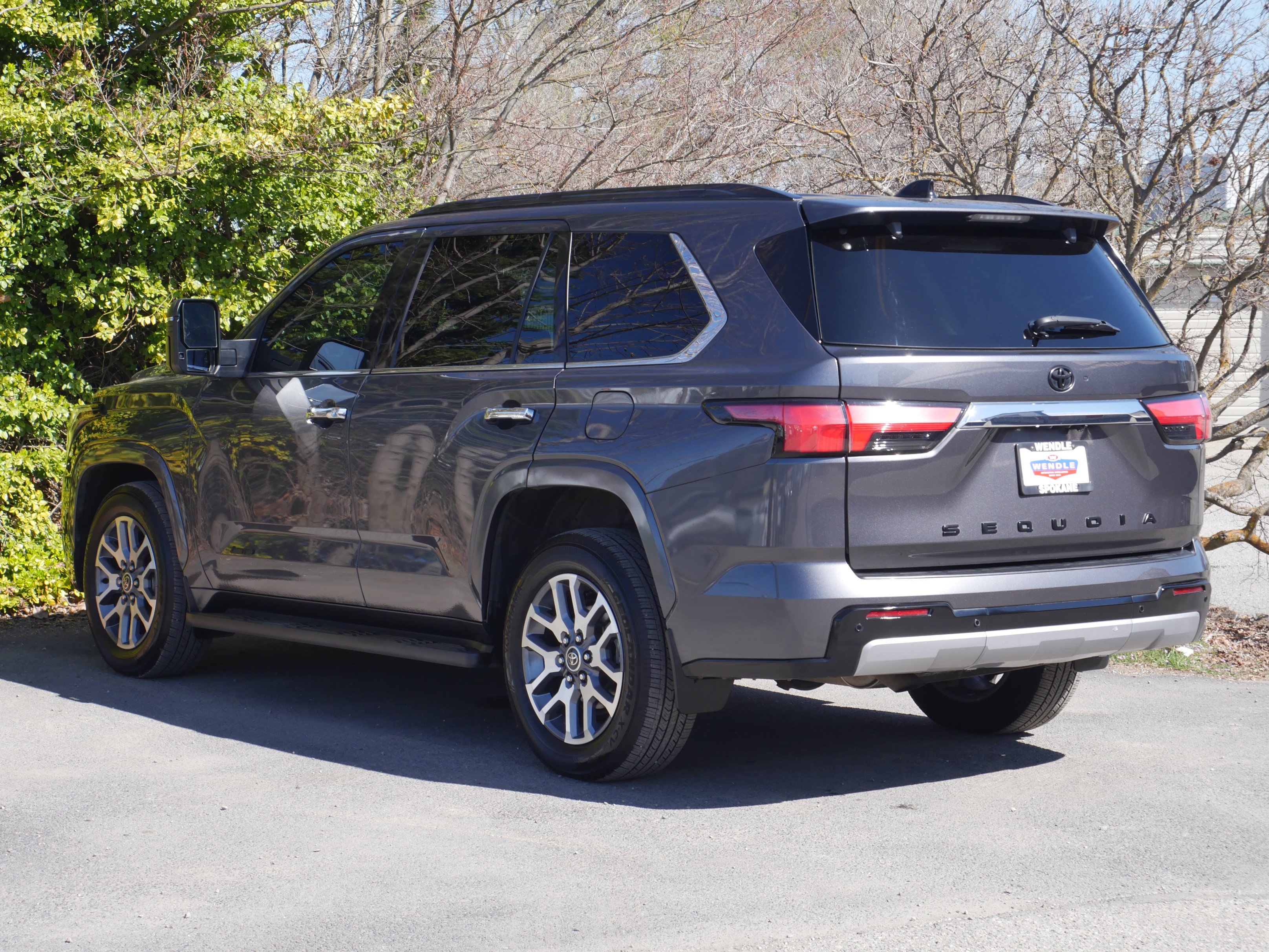 Used 2023 Toyota Sequoia Limited AWD/4WD image 21
