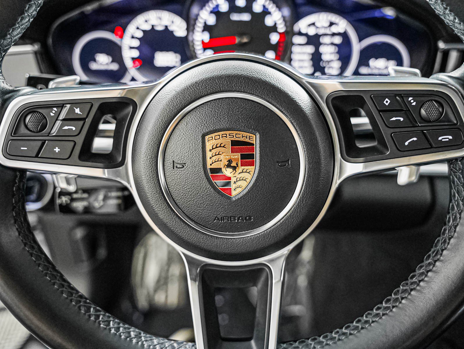 Certified 2018 Porsche Panamera RWD image 17