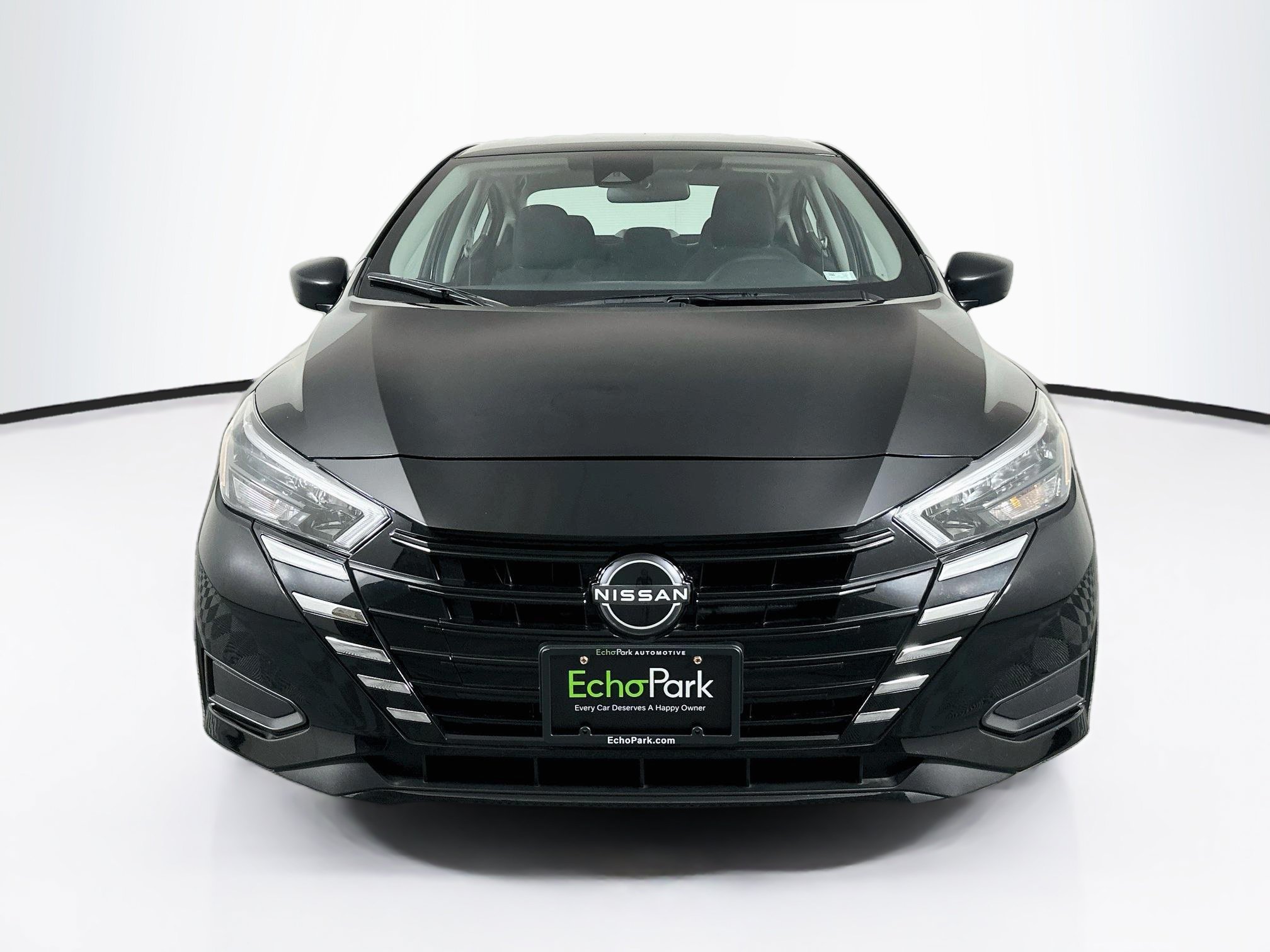 Used 2025 Nissan Versa S w/ Trunk Package FWD image 2