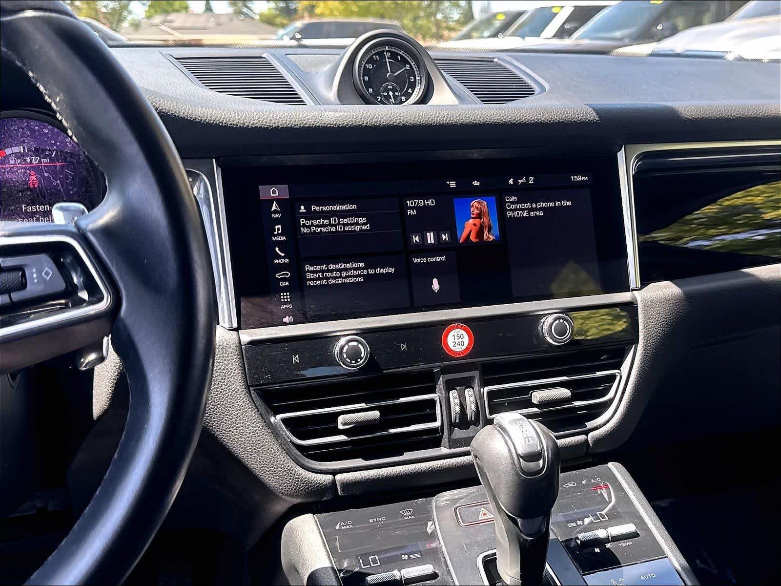 Used 2023 Porsche Macan AWD/4WD image 6