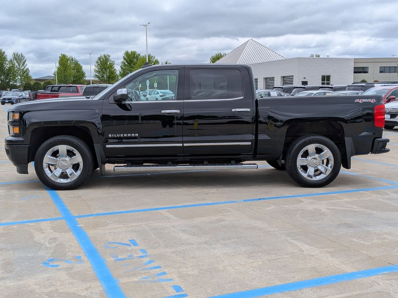 Used 2015 Chevrolet Silverado 1500 LTZ w/ Custom Sport Edition AWD/4WD image 9