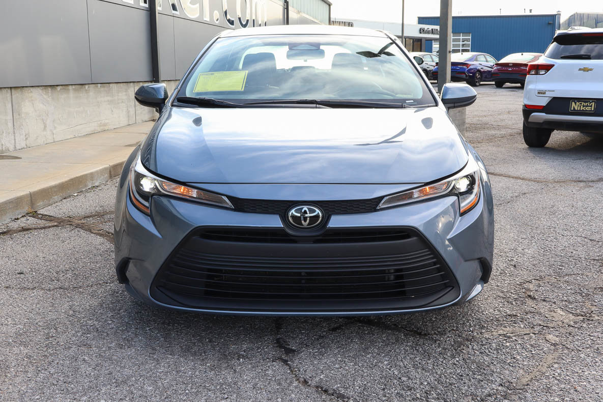 Used 2024 Toyota Corolla LE FWD image 2