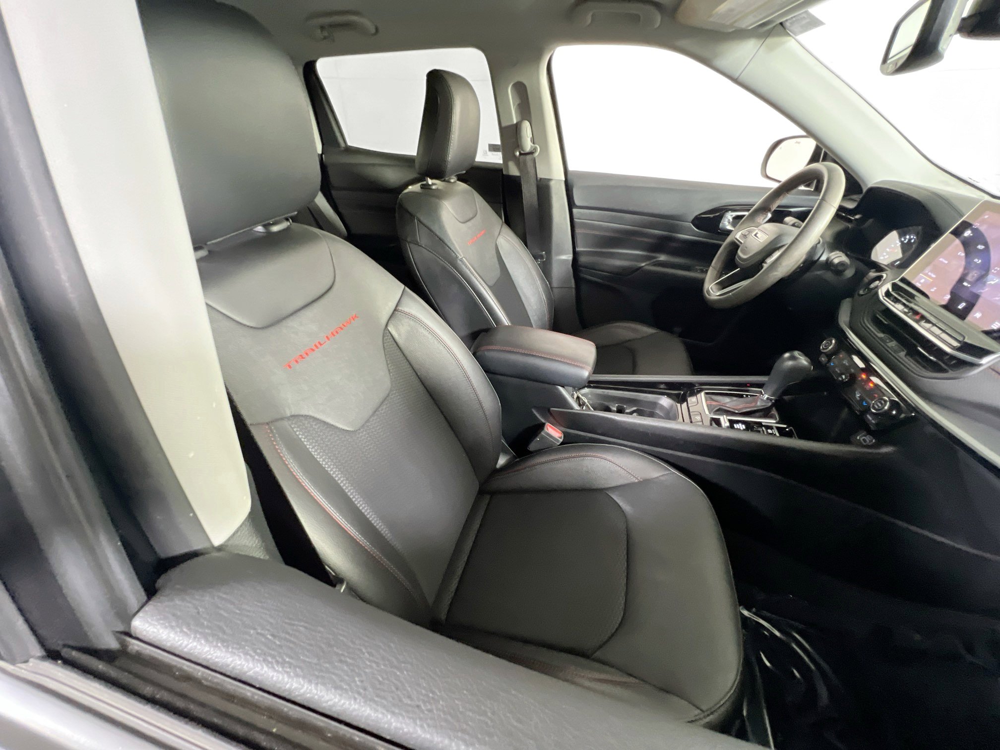 Used 2022 Jeep Compass Trailhawk AWD/4WD image 25
