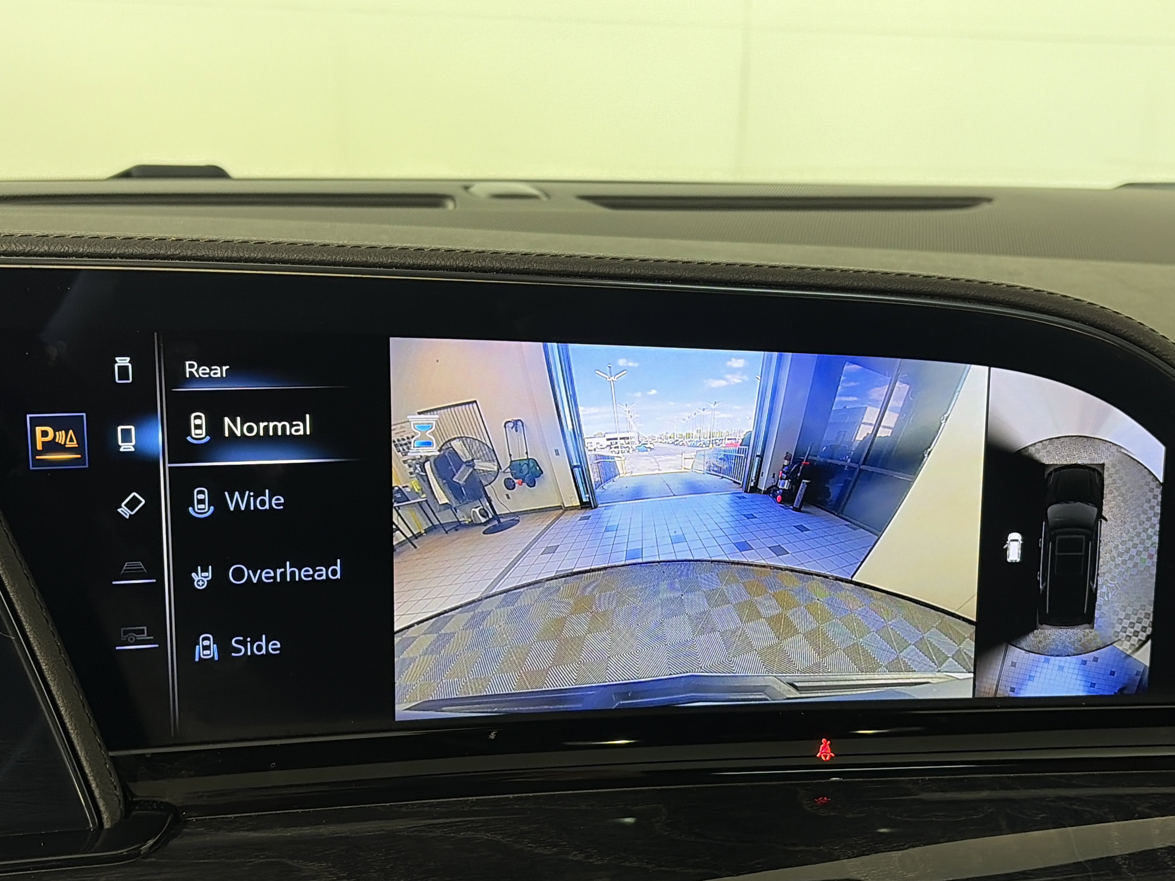 Used 2023 Cadillac Escalade Premium Luxury AWD/4WD image 28