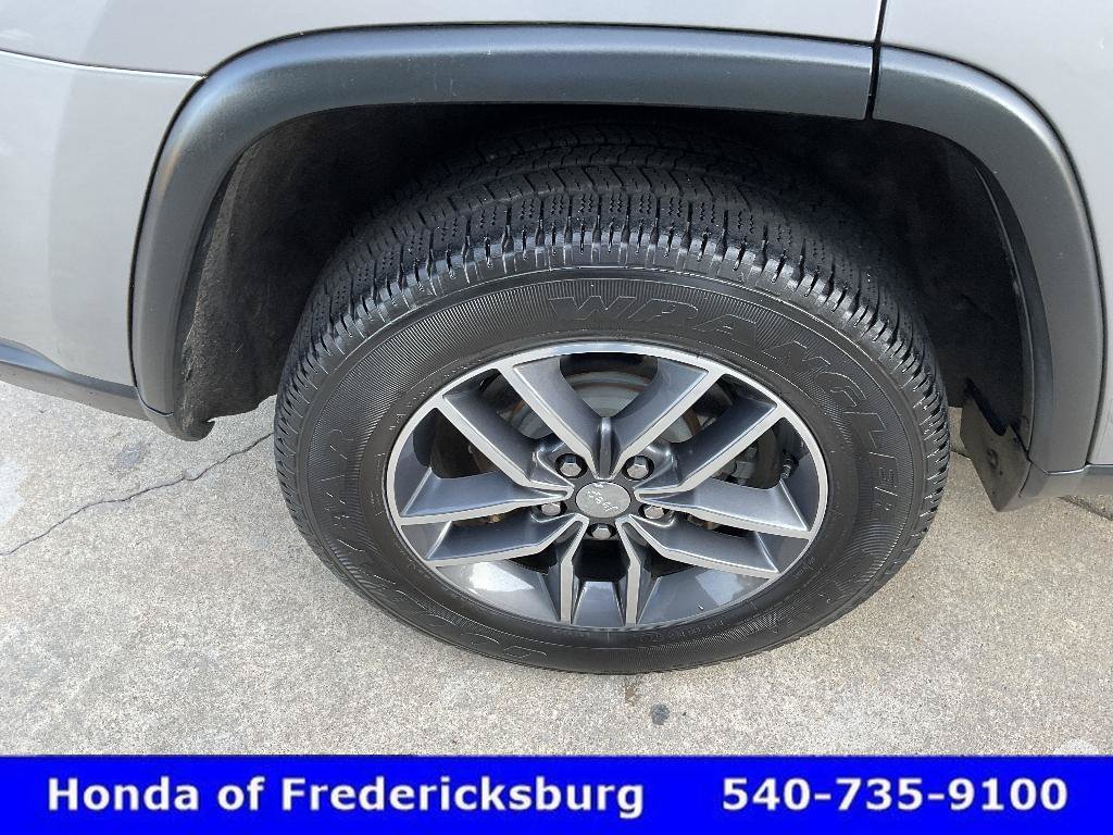 Used 2017 Jeep Grand Cherokee Limited w/ Luxury Group II AWD/4WD image 11