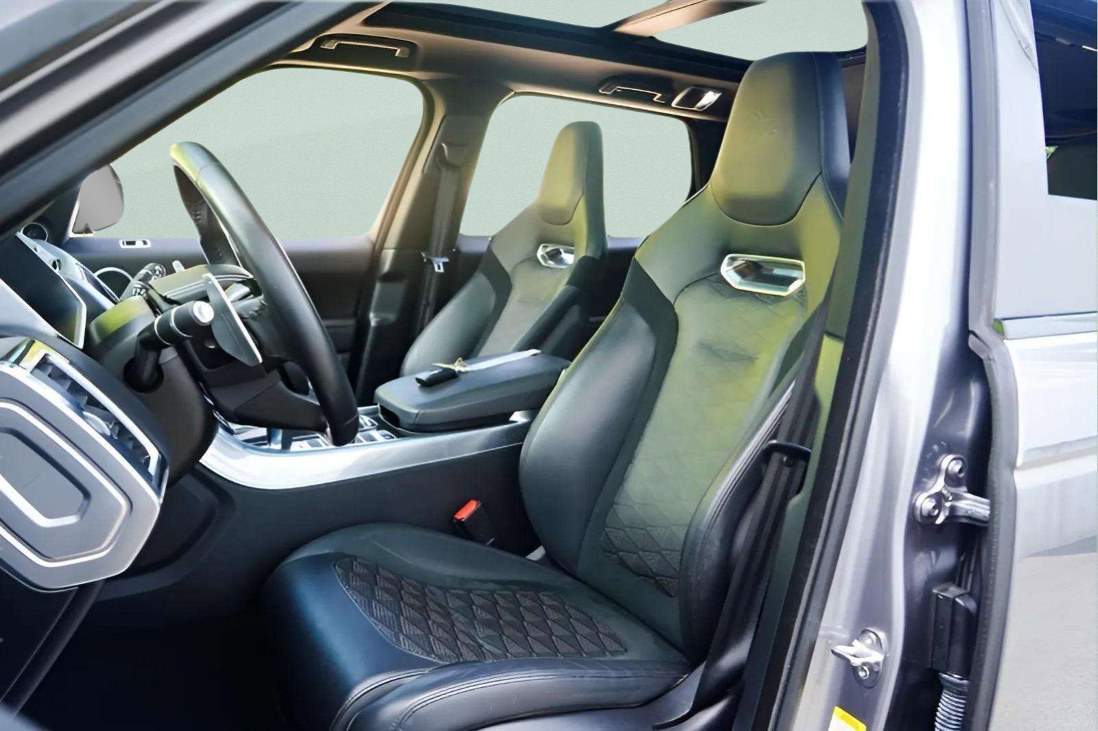 Used 2022 Land Rover Range Rover Sport SVR Carbon Edition image 26