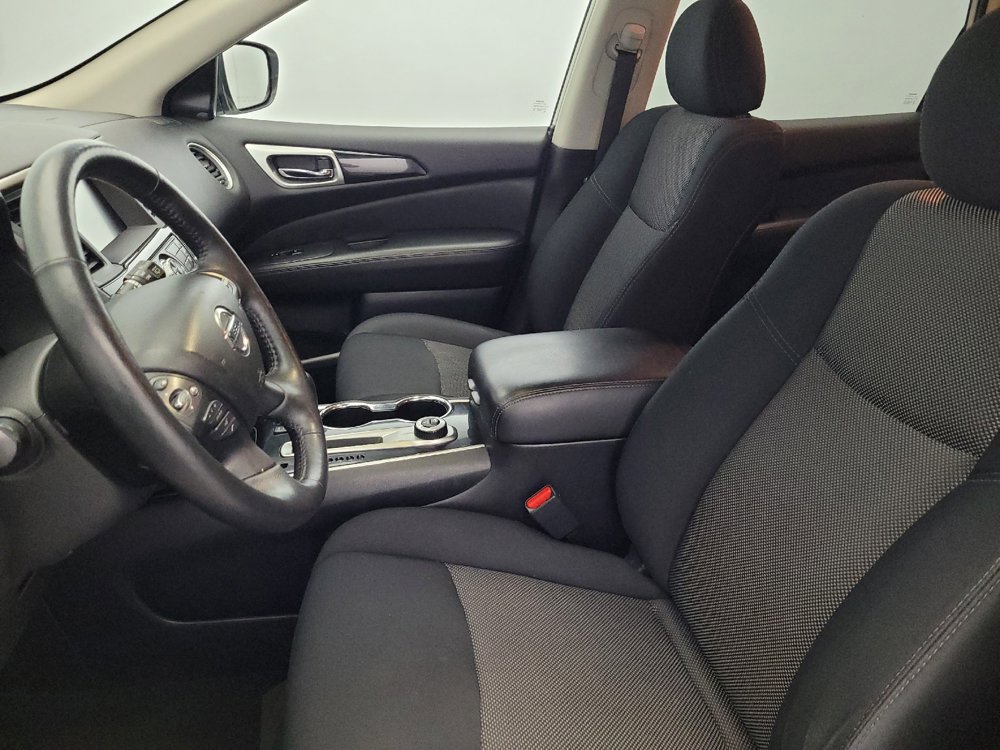 Used 2019 Nissan Pathfinder SV w/ SV Tech Package image 17