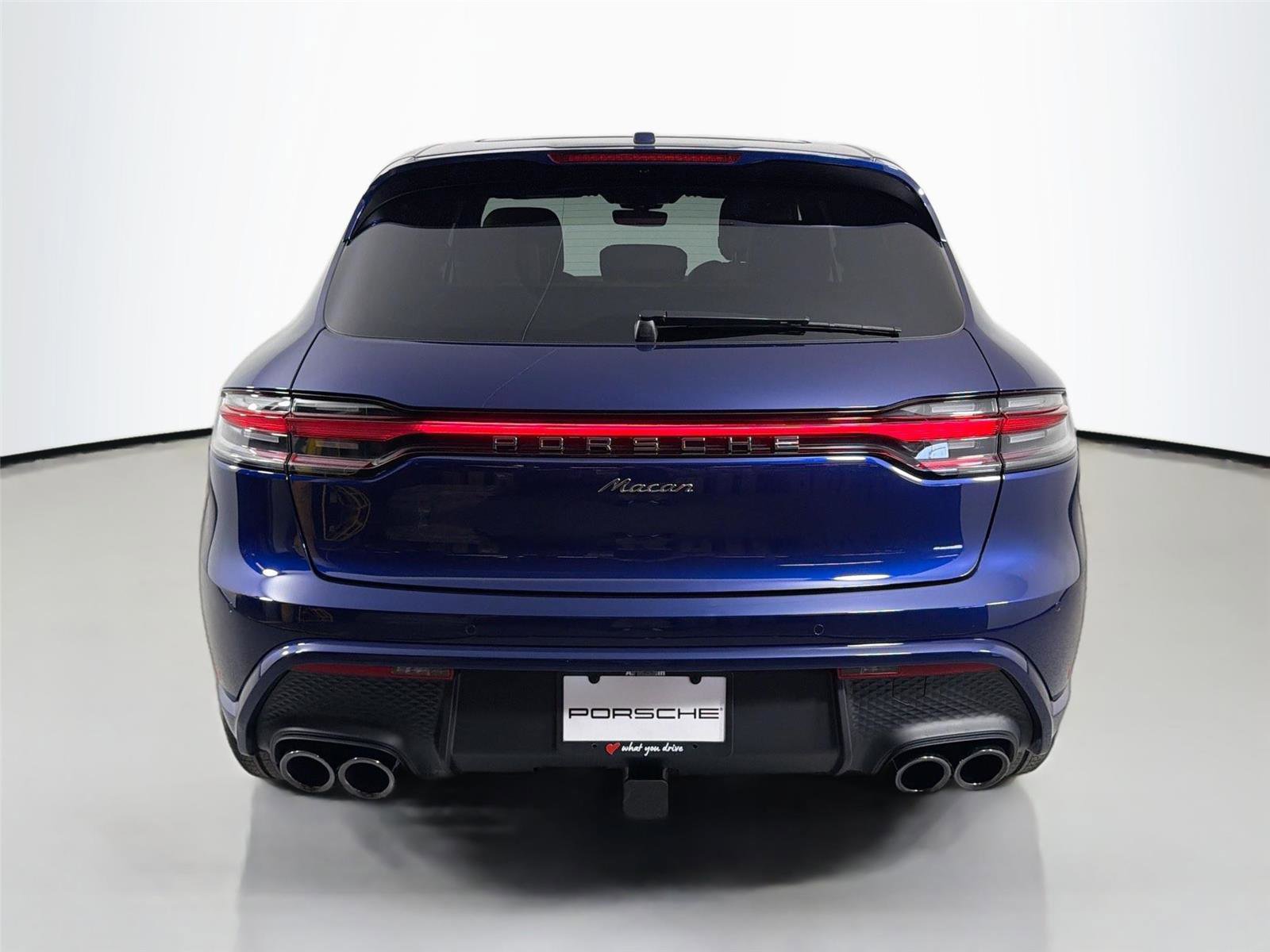 Certified 2026 Porsche Macan Turbo AWD/4WD image 6