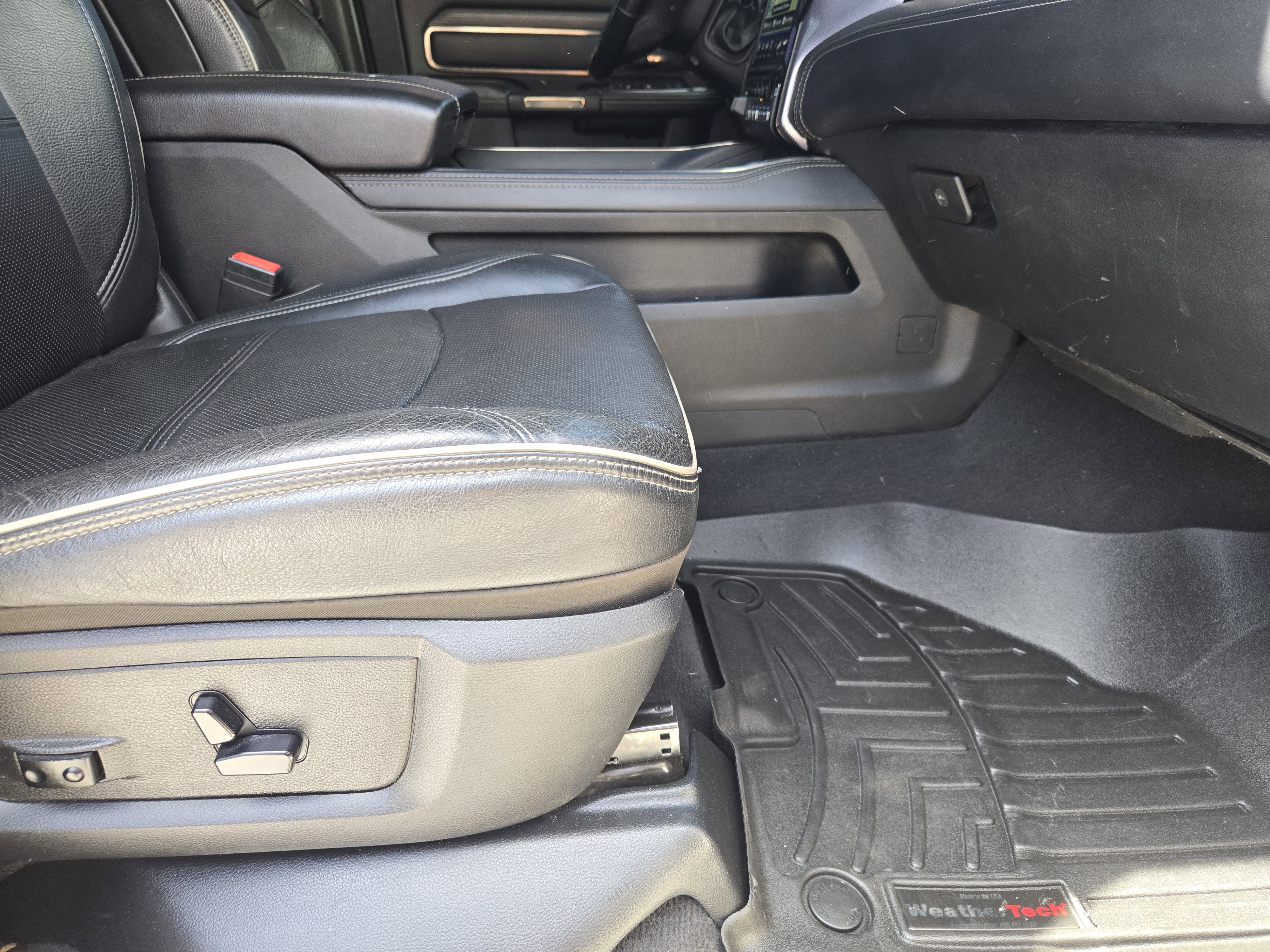 Used 2020 RAM 3500 Limited AWD/4WD image 17