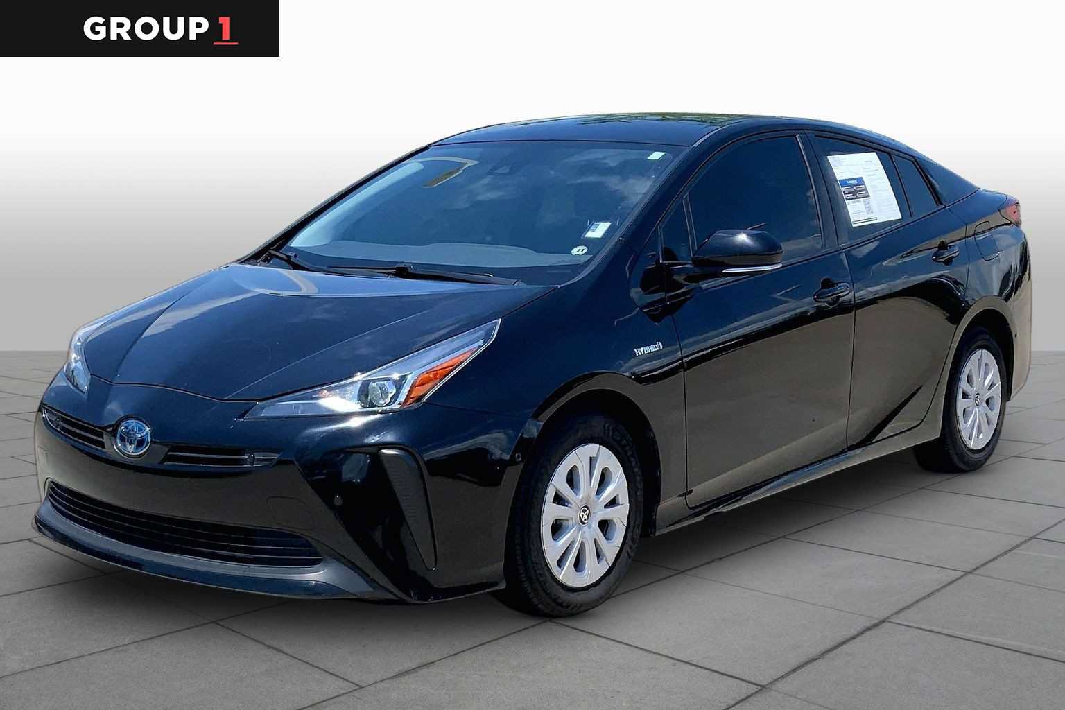 Used 2020 Toyota Prius LE FWD video 1