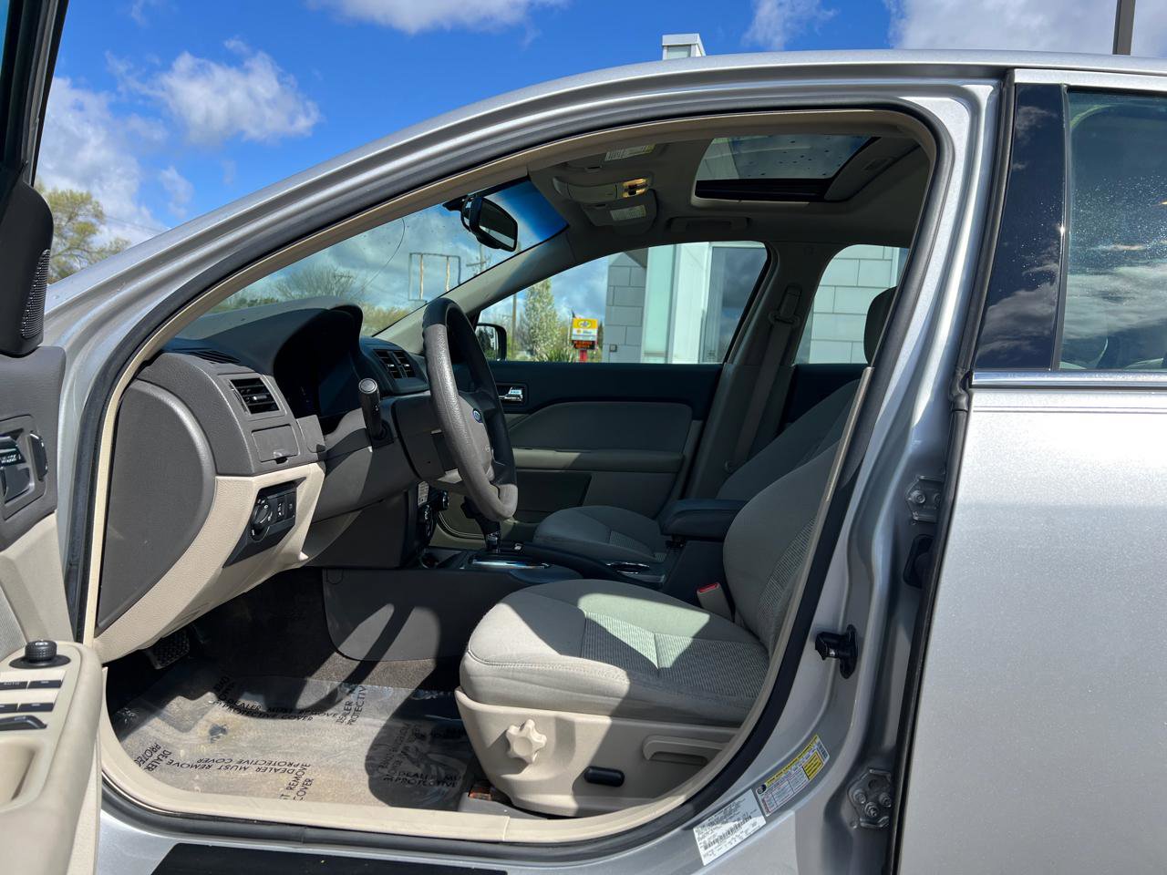 Used 2010 Ford Fusion SE FWD image 14