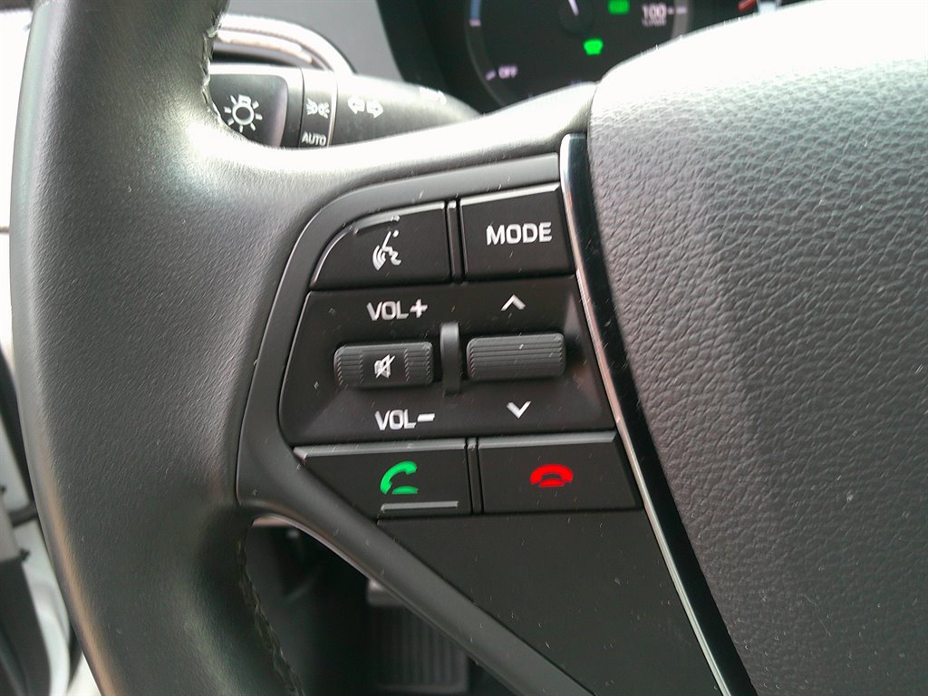 Used 2017 Hyundai Sonata Plug-In Hybrid FWD image 34