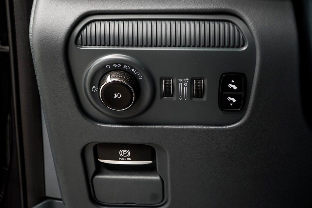 Used 2022 Jeep Grand Wagoneer Series II w/ Convenience Group III image 39