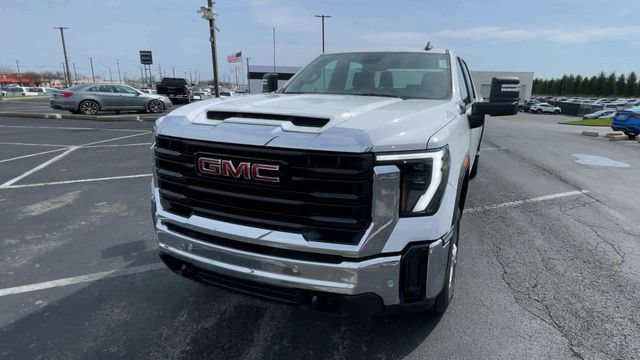 New 2025 GMC Sierra 2500 Pro w/ 1SA Pro Safety Plus Package AWD/4WD image 5