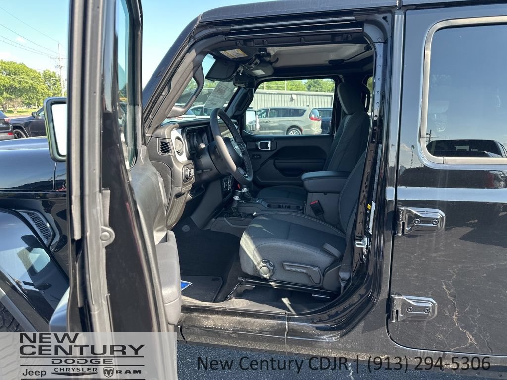 New 2025 Jeep Gladiator Sport AWD/4WD image 8