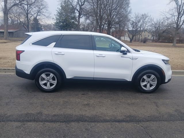 Certified 2023 Kia Sorento LX image 10