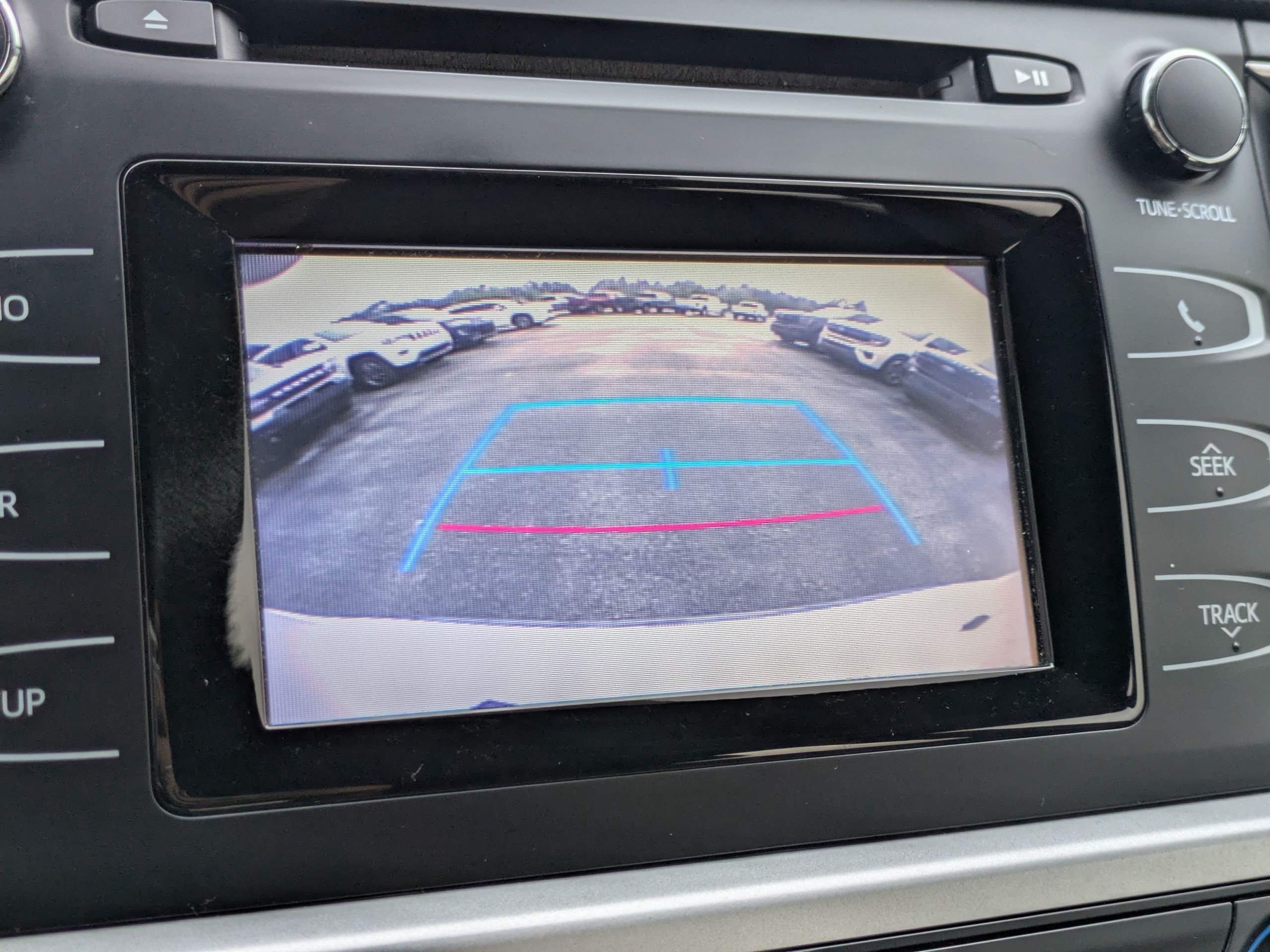 Used 2016 Toyota Highlander LE FWD image 25