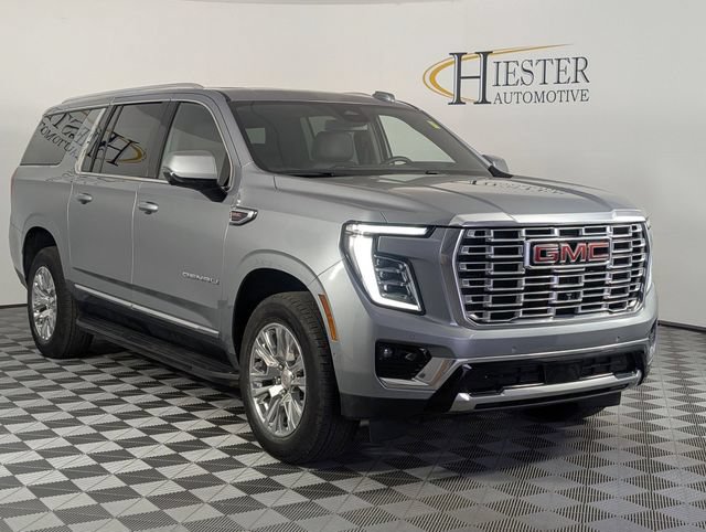 Used 2025 GMC Yukon XL Denali AWD/4WD image 2