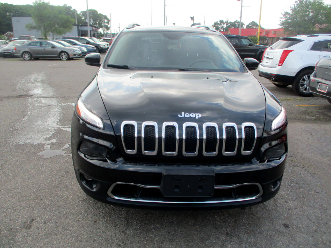 Used 2016 Jeep Cherokee Limited image 3