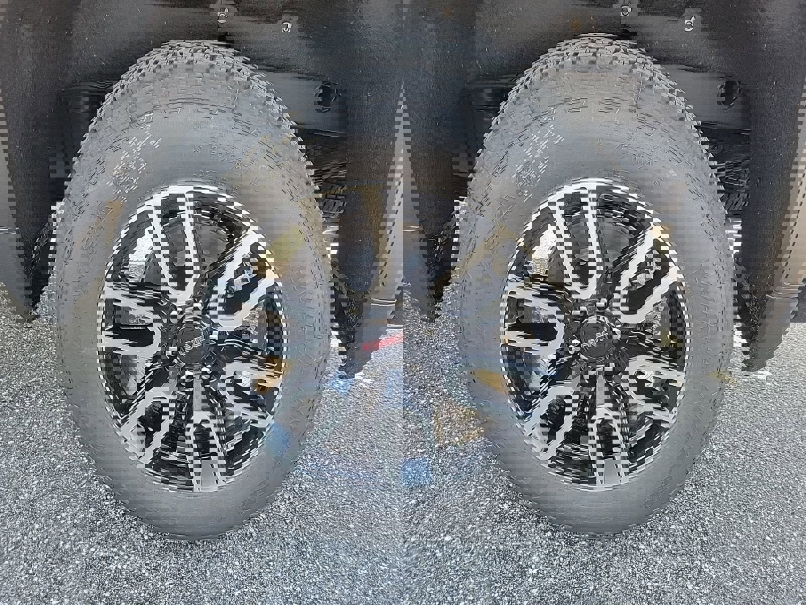 New 2026 GMC Sierra 1500 AT4 w/ AT4 Premium Package image 9