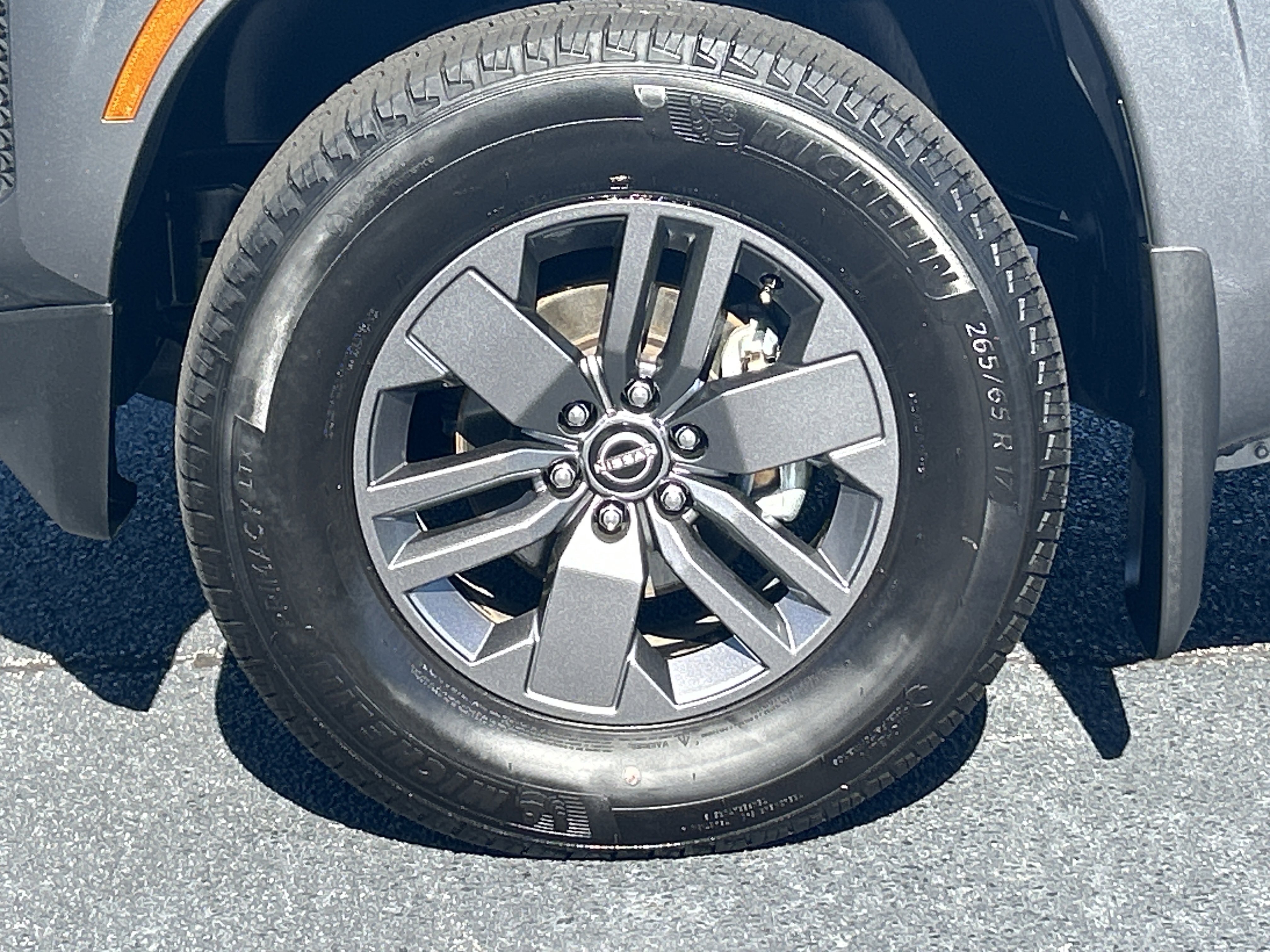 Used 2025 Nissan Frontier SV RWD image 29