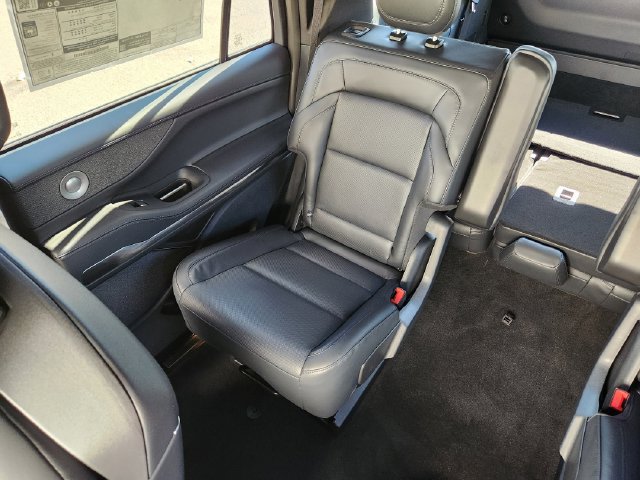 New 2027 Lincoln Navigator Reserve w/ Jet Appearance Package AWD/4WD image 13