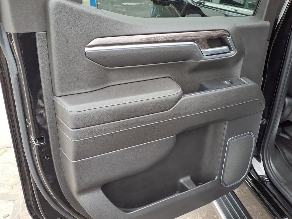 Certified 2022 Chevrolet Silverado 1500 LTZ w/ Technology Package image 16