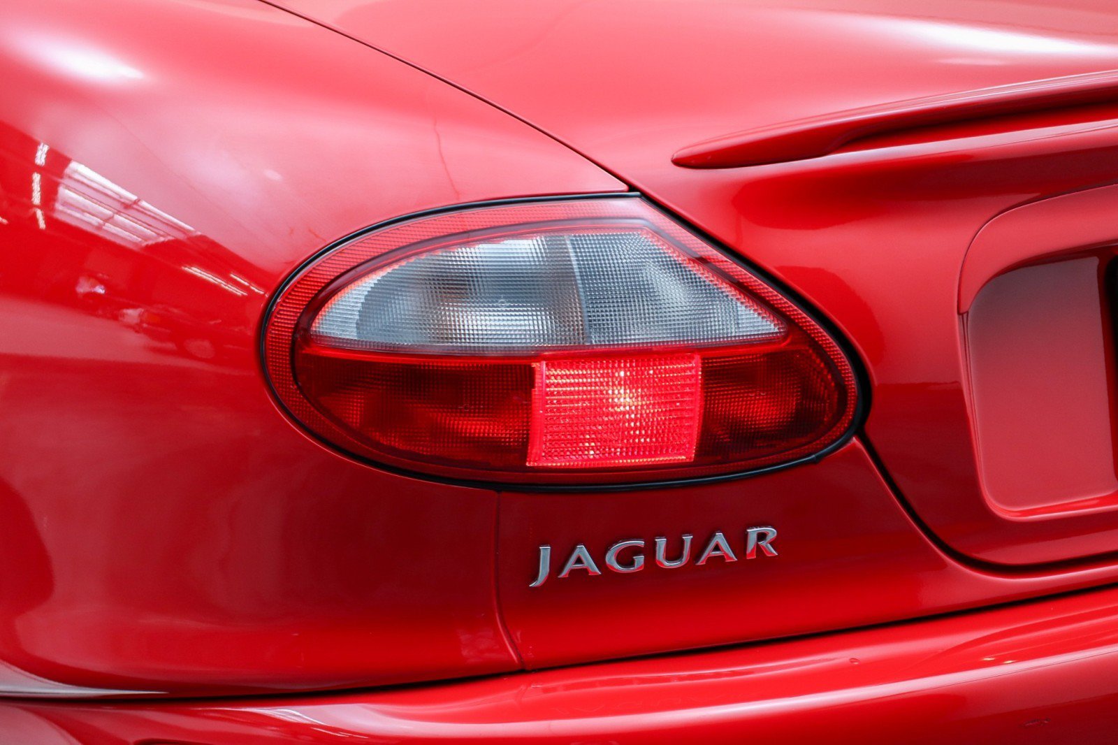 Used 2000 Jaguar XK8 Convertible RWD image 19