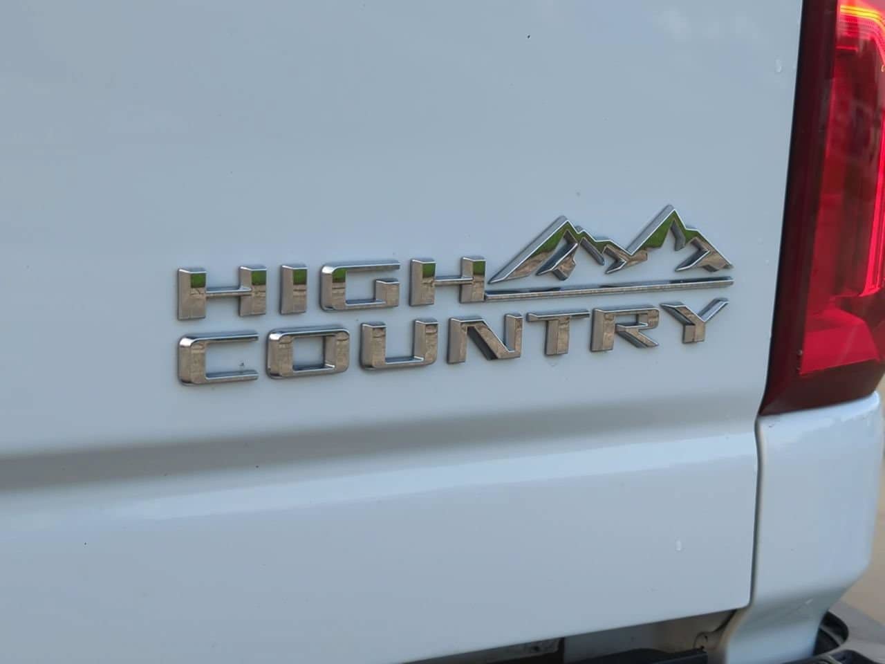 Used 2024 Chevrolet Silverado 2500 High Country AWD/4WD image 5
