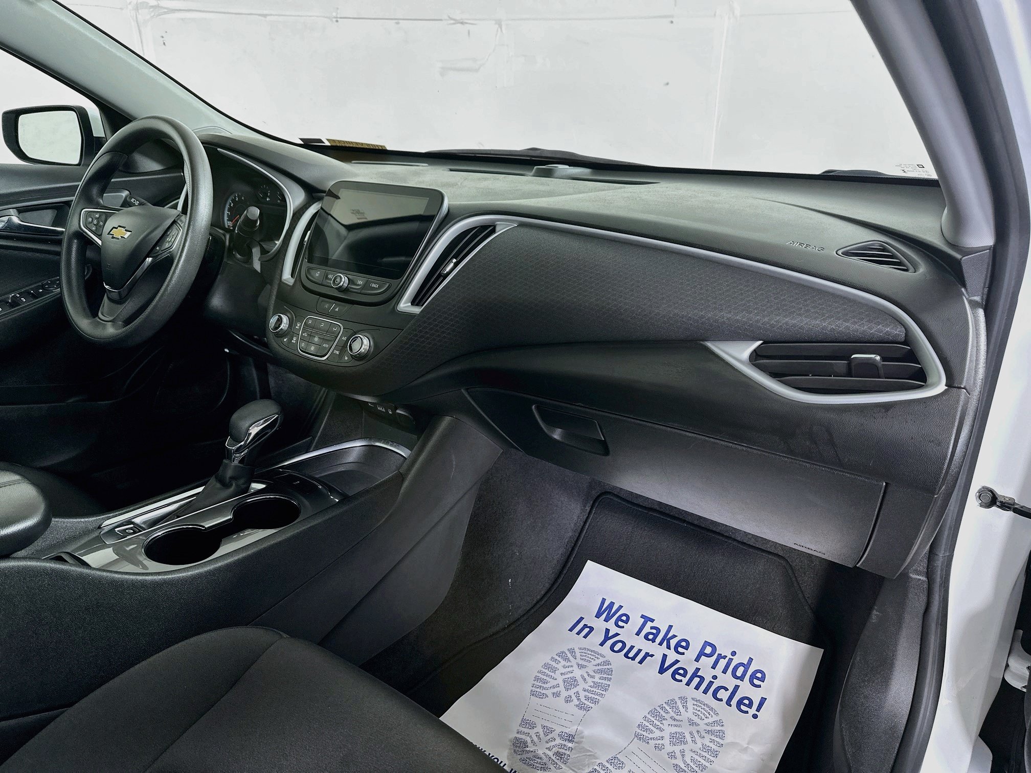 Used 2023 Chevrolet Malibu LT FWD image 27
