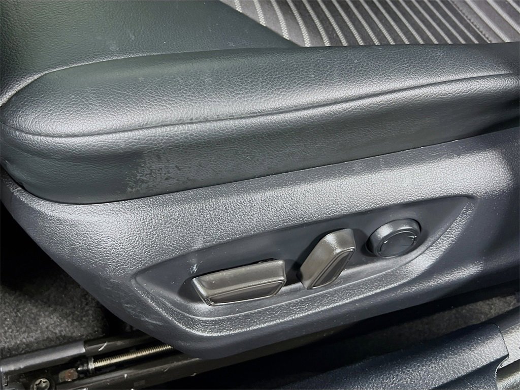 Certified 2022 Toyota Camry SE image 18