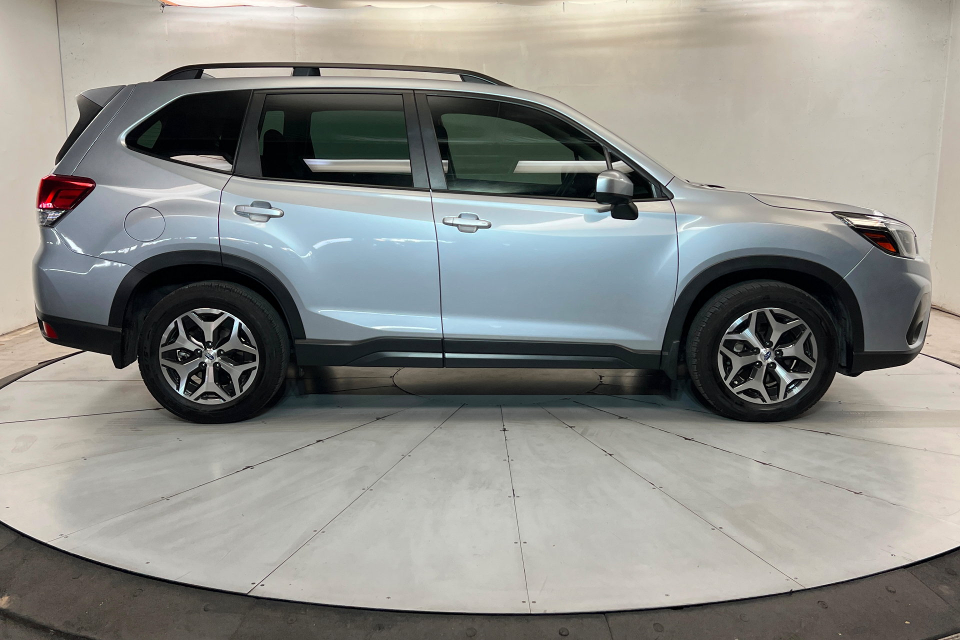 Used 2021 Subaru Forester Premium AWD/4WD image 7