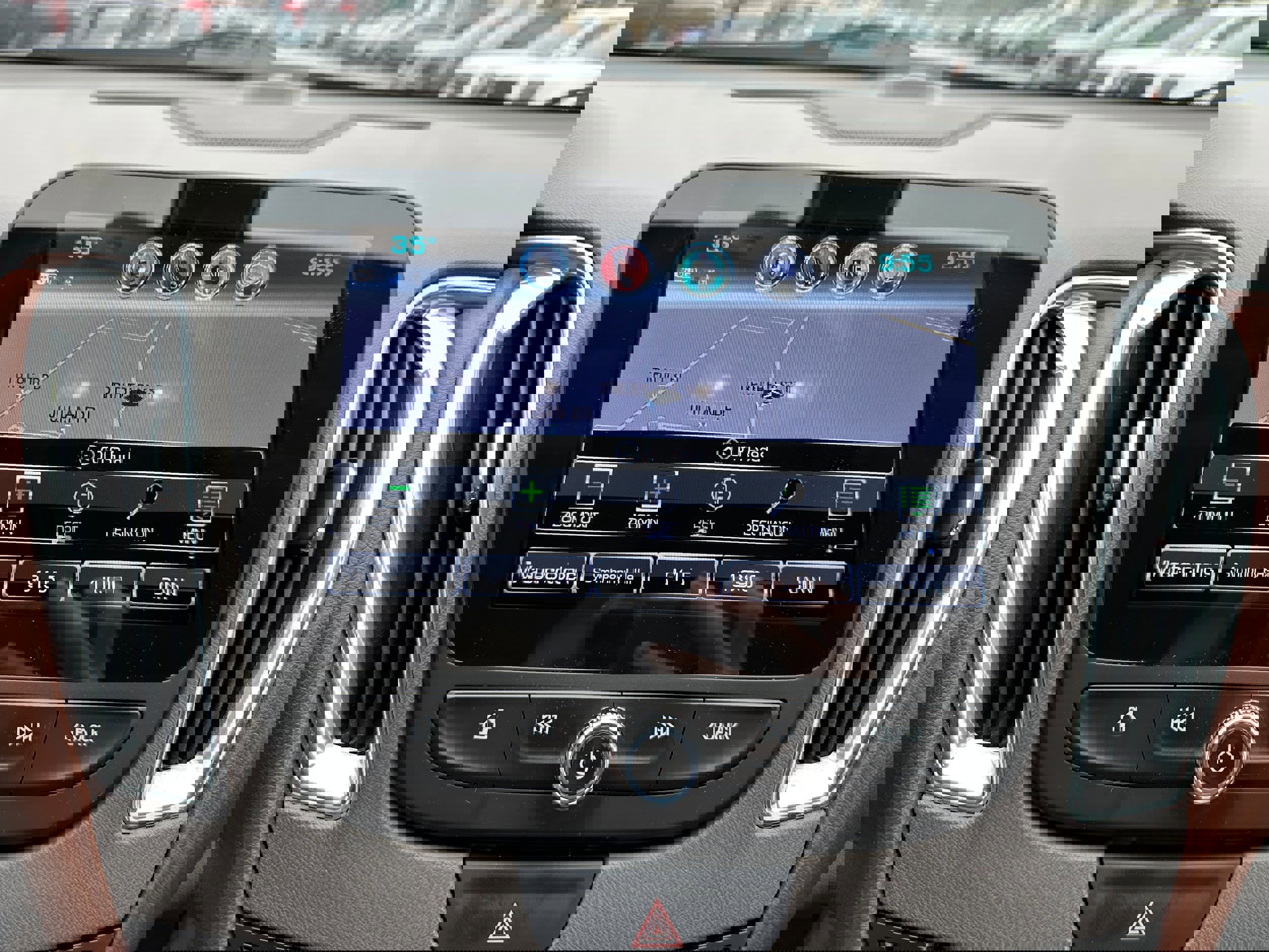 Used 2017 Chevrolet Malibu Premier FWD image 29