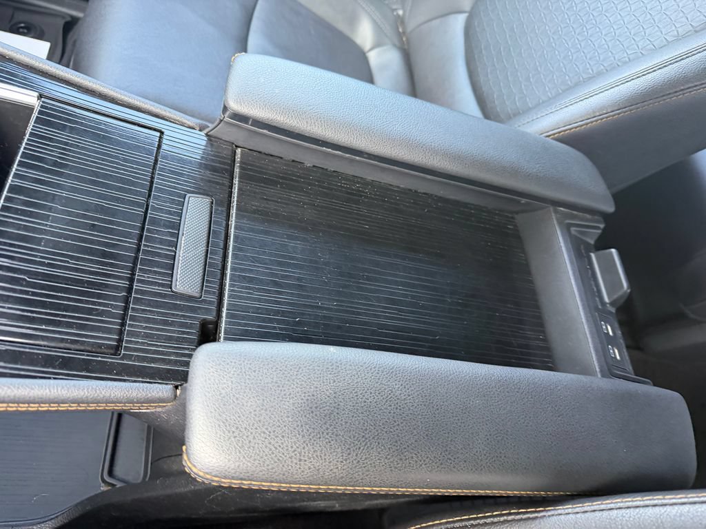 Used 2025 Toyota Sienna XLE Woodland Edition AWD/4WD image 21