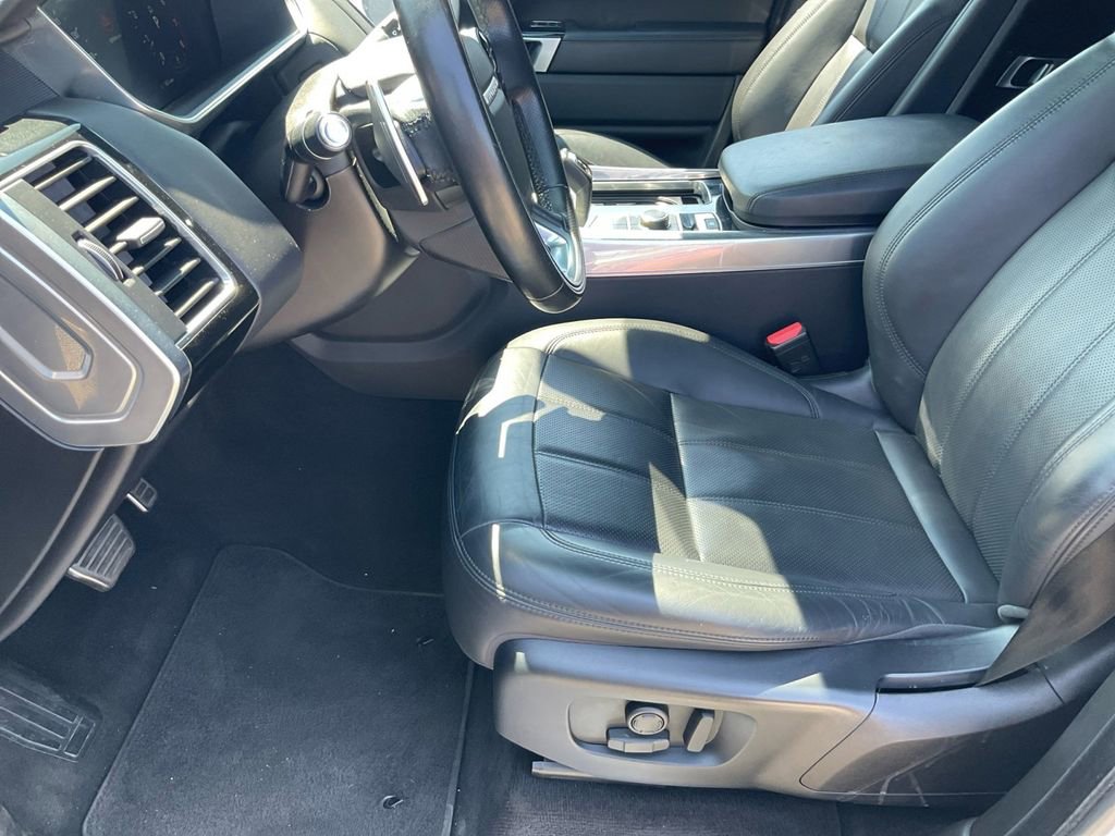 Used 2020 Land Rover Range Rover Sport HSE Dynamic image 12