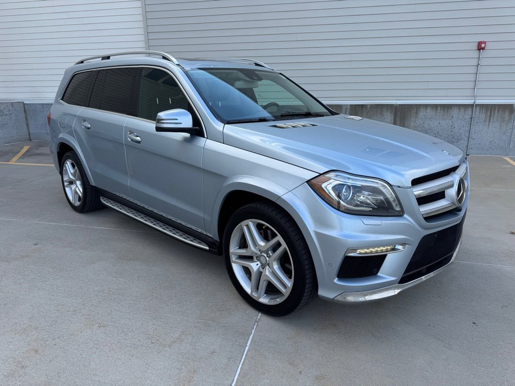 Used 2016 Mercedes-Benz GL 550 4MATIC image 1