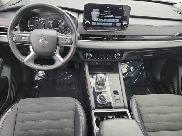 Used 2024 Mitsubishi Outlander SE FWD image 15