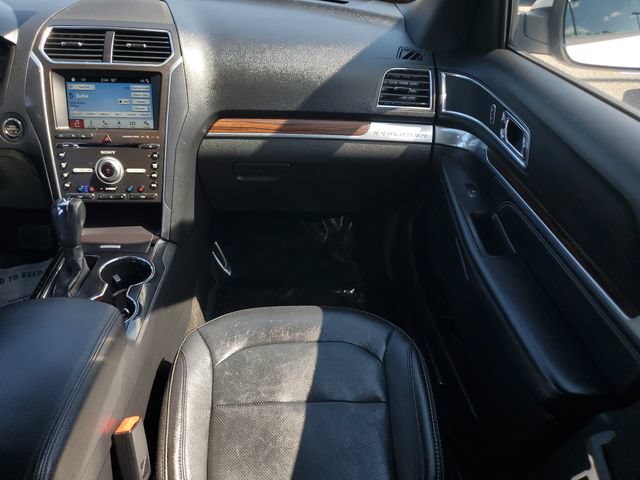 Used 2018 Ford Explorer Limited w/ Equipment Group 301A FWD image 19