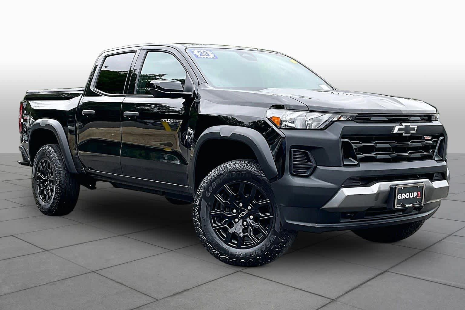 Used 2023 Chevrolet Colorado Trail Boss w/ Advanced Trailering Package AWD/4WD image 3