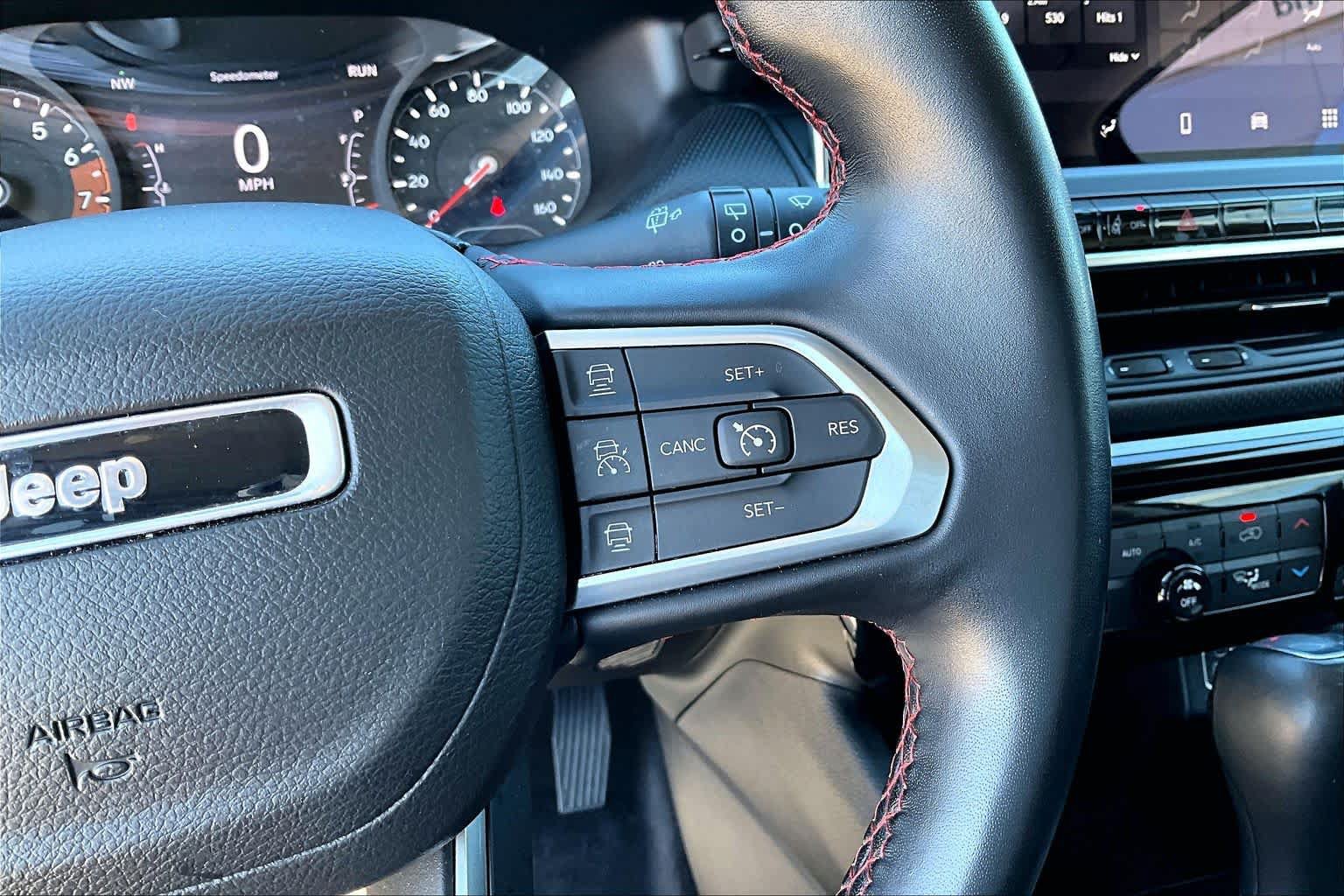 Used 2022 Jeep Compass Trailhawk w/ Trailhawk Convenience Group AWD/4WD image 23