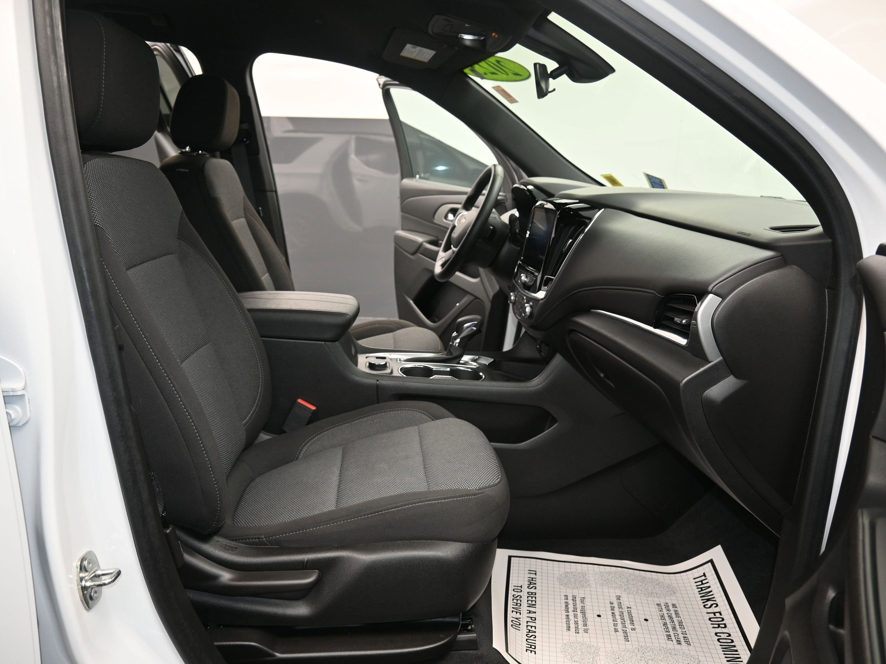 Used 2023 Chevrolet Traverse LT image 29