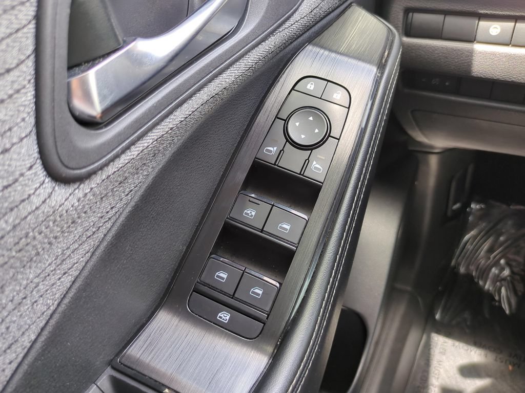 Certified 2023 Nissan Rogue SV FWD image 19