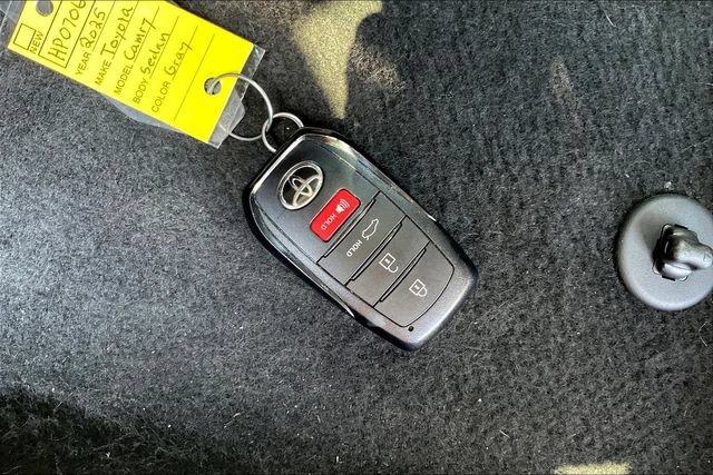 Used 2025 Toyota Camry SE FWD image 37
