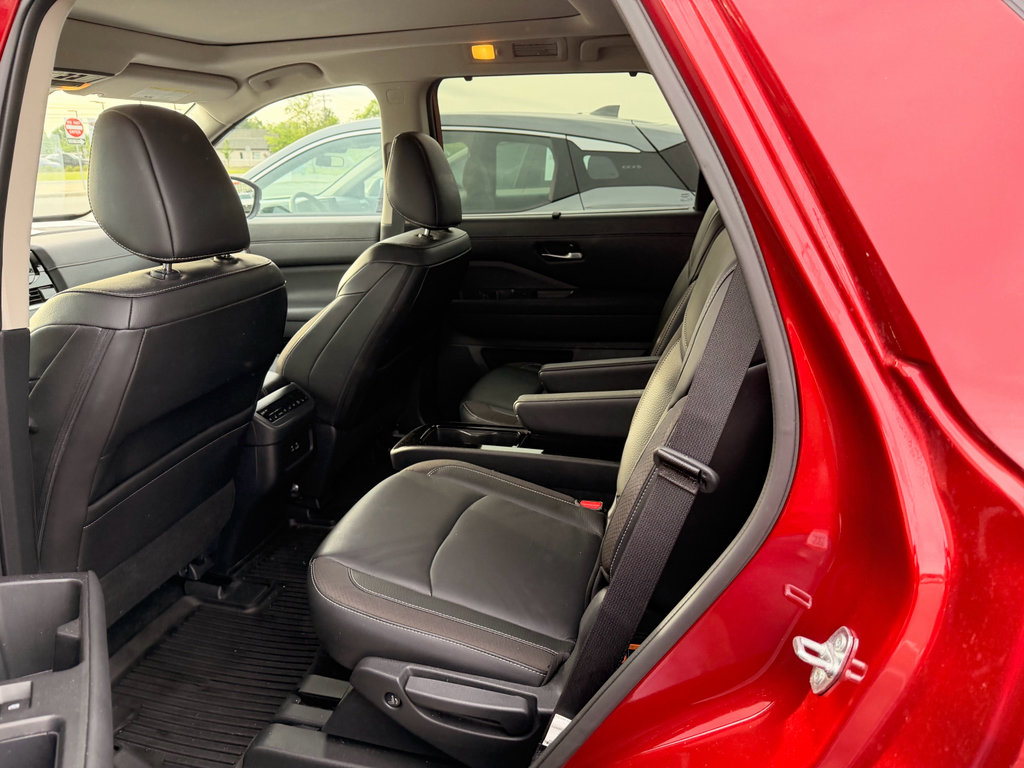 Certified 2024 Nissan Pathfinder SL w/ SL Premium Package FWD image 7