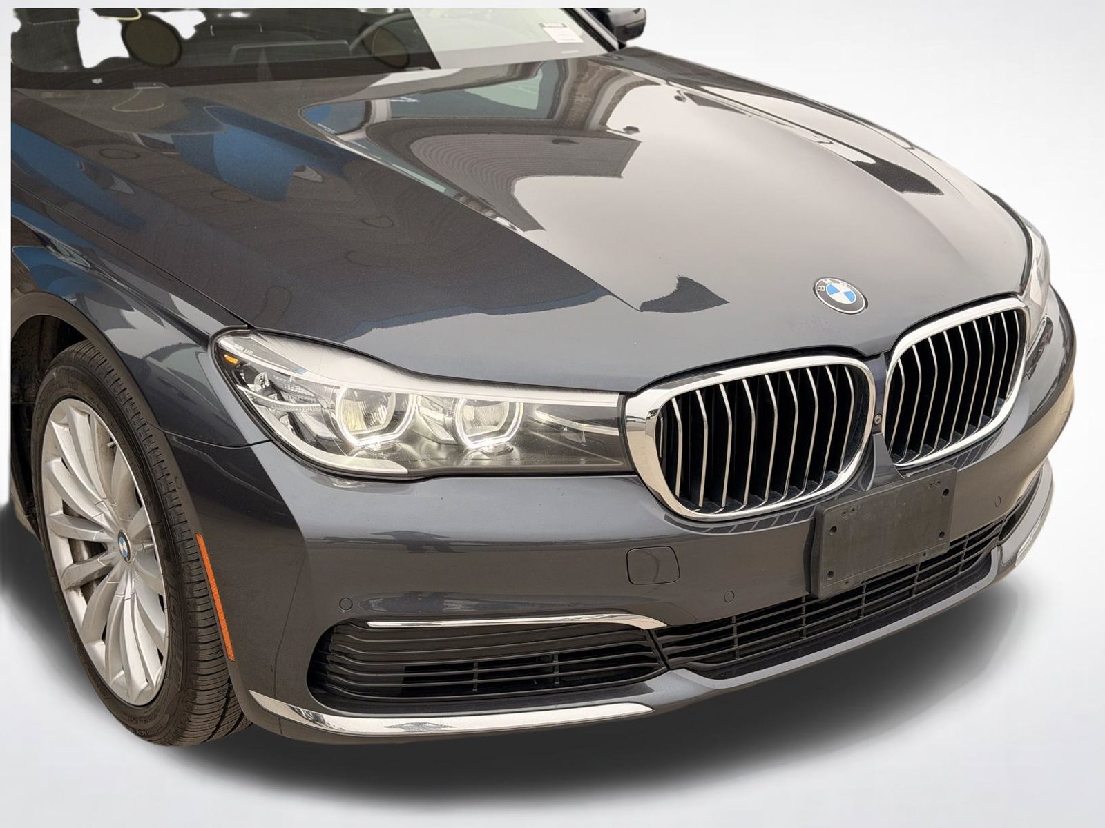 Used 2019 BMW 740i xDrive w/ Executive Package AWD/4WD image 14