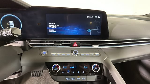 Certified 2024 Hyundai Elantra SEL FWD image 23