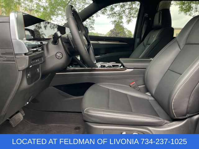 Certified 2025 Cadillac Escalade Luxury w/ LPO, Floor Liner Package AWD/4WD image 19