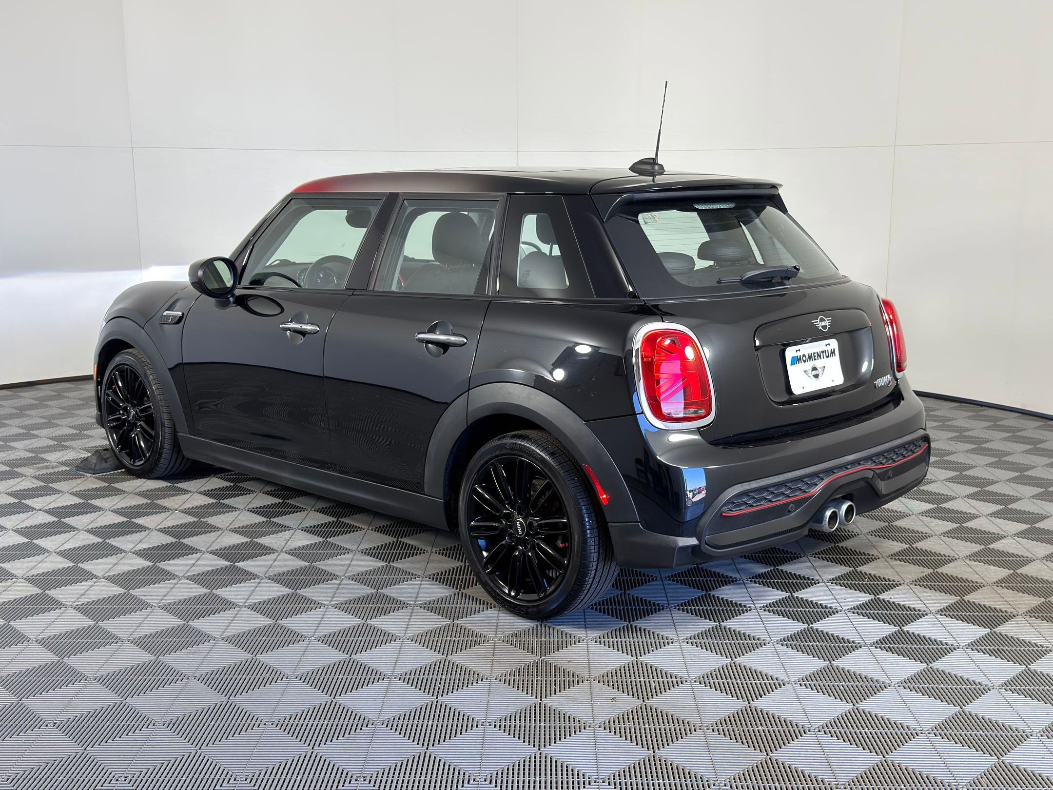 Certified 2023 MINI Cooper S image 3