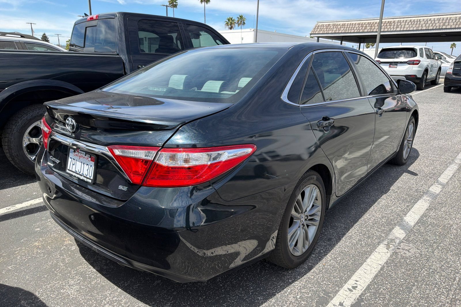 Used 2016 Toyota Camry SE FWD image 5