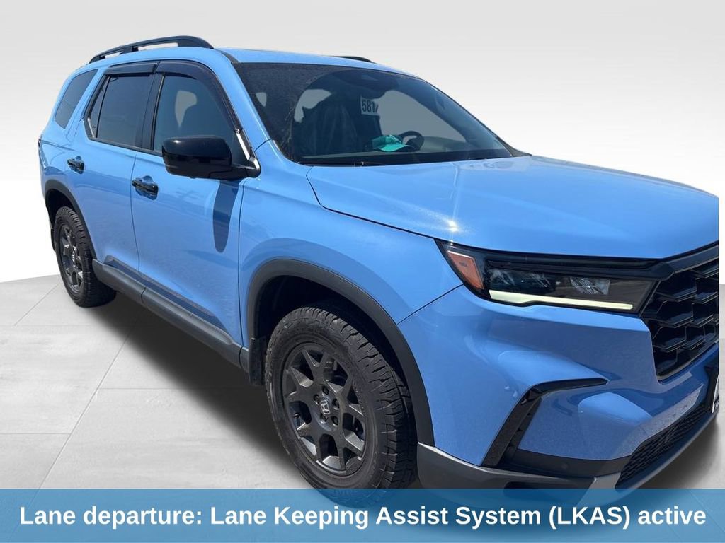 Used 2025 Honda Pilot TrailSport image 12